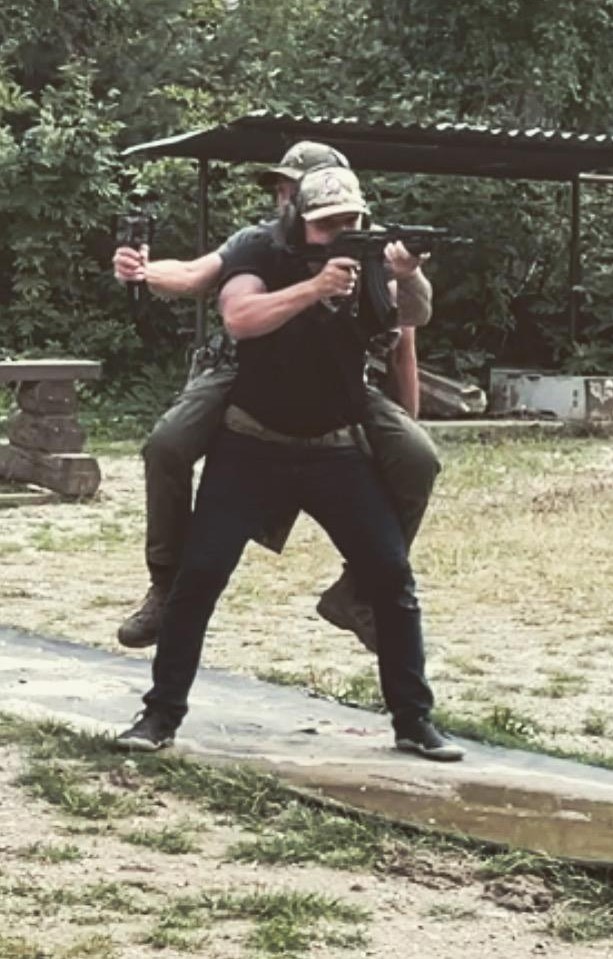 The Lock-Harness Stretcher